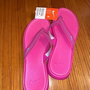Brand new nike ultra flip flops